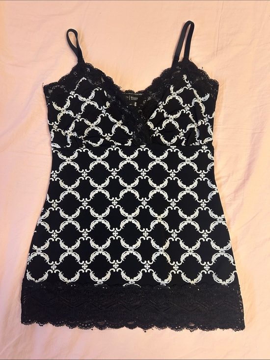 White House Black Market Tops - XXS Y2K vintage black and white pattern lace cami